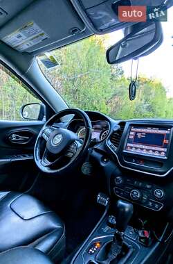 Позашляховик / Кросовер Jeep Cherokee 2018 в 