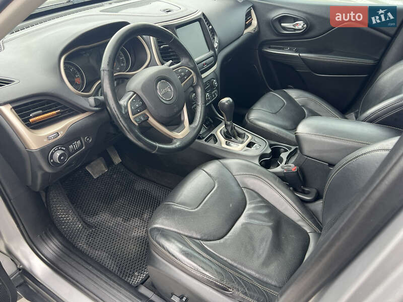 Позашляховик / Кросовер Jeep Cherokee 2015 в Стрию