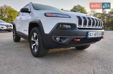 Внедорожник / Кроссовер Jeep Cherokee 2015 в 
