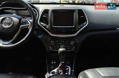 Внедорожник / Кроссовер Jeep Cherokee 2015 в 