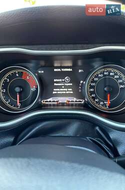 Внедорожник / Кроссовер Jeep Cherokee 2015 в 