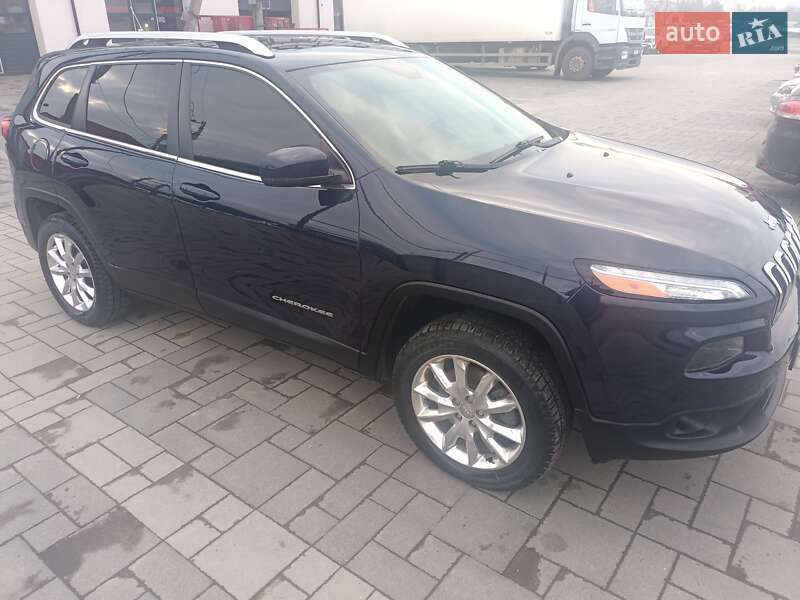 Позашляховик / Кросовер Jeep Cherokee 2015 в 