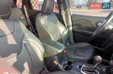 Позашляховик / Кросовер Jeep Cherokee 2015 в 