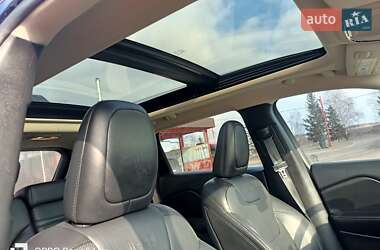 Позашляховик / Кросовер Jeep Cherokee 2015 в 