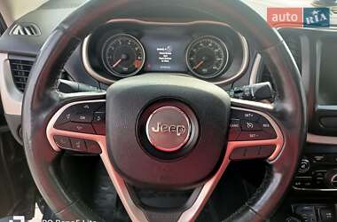 Позашляховик / Кросовер Jeep Cherokee 2015 в 