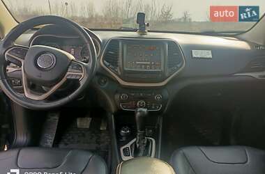 Позашляховик / Кросовер Jeep Cherokee 2015 в 