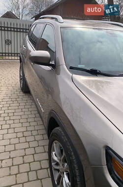 Внедорожник / Кроссовер Jeep Cherokee 2020 в 