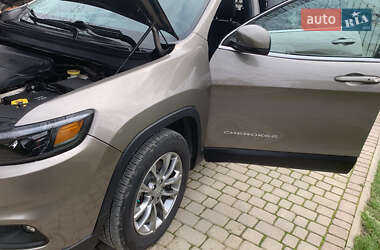 Внедорожник / Кроссовер Jeep Cherokee 2020 в 