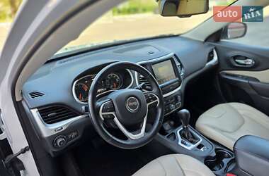 Позашляховик / Кросовер Jeep Cherokee 2016 в 
