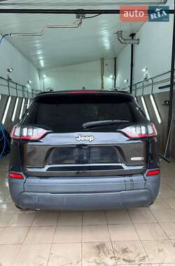 Внедорожник / Кроссовер Jeep Cherokee 2019 в 