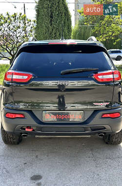 Позашляховик / Кросовер Jeep Cherokee 2016 в 