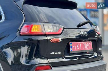 Внедорожник / Кроссовер Jeep Cherokee 2019 в 