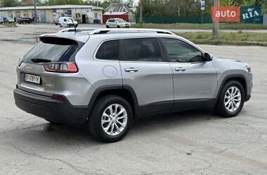 Позашляховик / Кросовер Jeep Cherokee 2019 в 