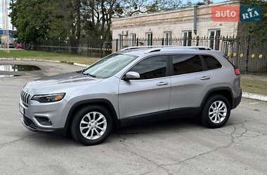 Позашляховик / Кросовер Jeep Cherokee 2019 в 