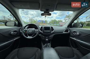 Позашляховик / Кросовер Jeep Cherokee 2019 в 
