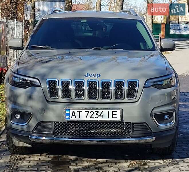 Внедорожник / Кроссовер Jeep Cherokee 2019 в 