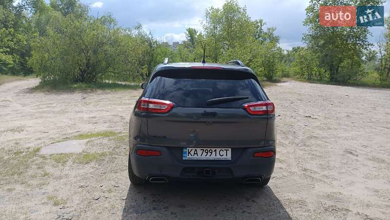 Внедорожник / Кроссовер Jeep Cherokee 2017 в Киеве