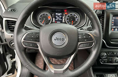 Позашляховик / Кросовер Jeep Cherokee 2018 в 