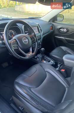 Позашляховик / Кросовер Jeep Cherokee 2020 в 