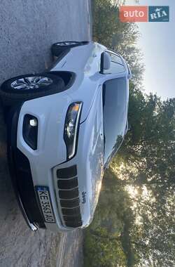 Позашляховик / Кросовер Jeep Cherokee 2020 в 
