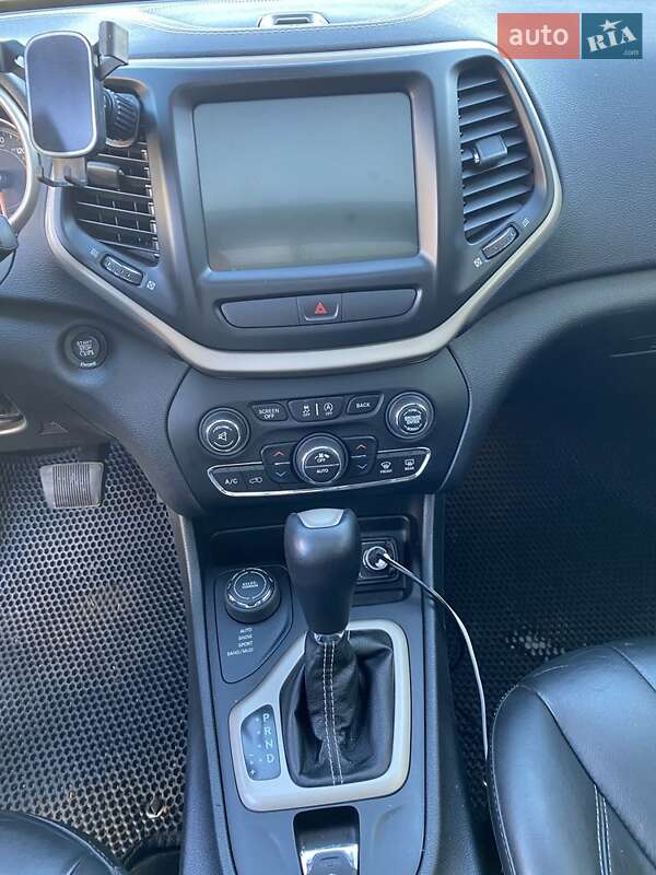 Позашляховик / Кросовер Jeep Cherokee 2015 в Одесі