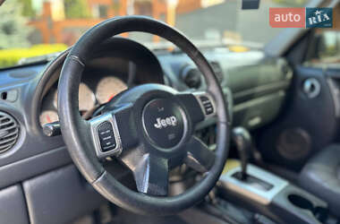 Позашляховик / Кросовер Jeep Cherokee 2003 в 
