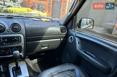 Позашляховик / Кросовер Jeep Cherokee 2003 в 