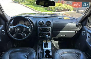Позашляховик / Кросовер Jeep Cherokee 2003 в 