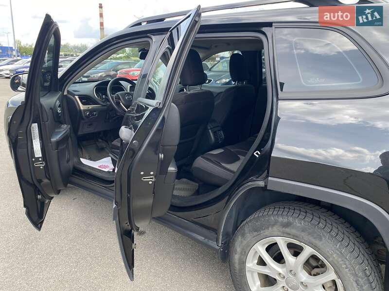 Позашляховик / Кросовер Jeep Cherokee 2015 в Дніпрі