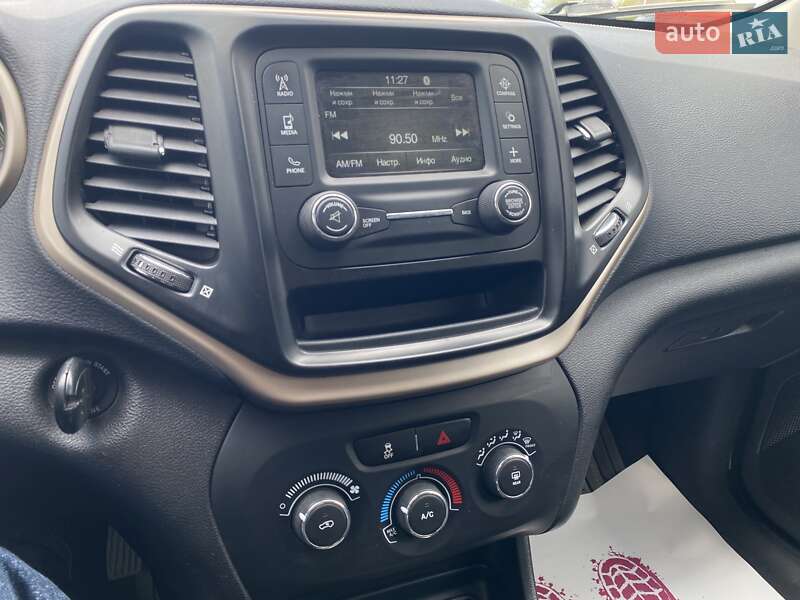 Позашляховик / Кросовер Jeep Cherokee 2015 в Дніпрі