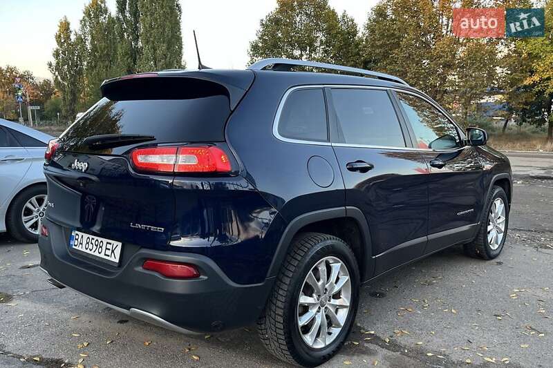 Внедорожник / Кроссовер Jeep Cherokee 2015 в Виннице