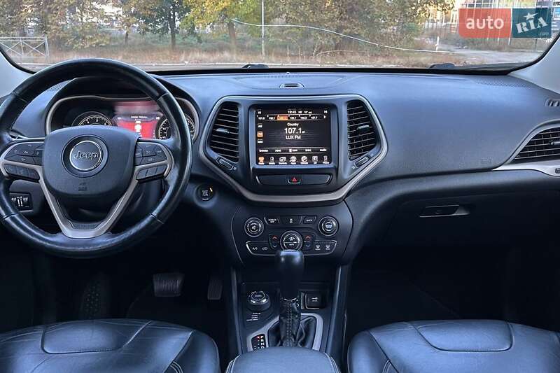 Внедорожник / Кроссовер Jeep Cherokee 2015 в Виннице