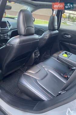 Внедорожник / Кроссовер Jeep Cherokee 2019 в 