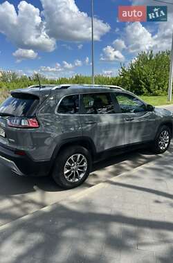 Позашляховик / Кросовер Jeep Cherokee 2021 в 