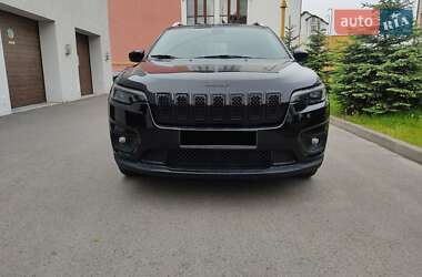Позашляховик / Кросовер Jeep Cherokee 2019 в 