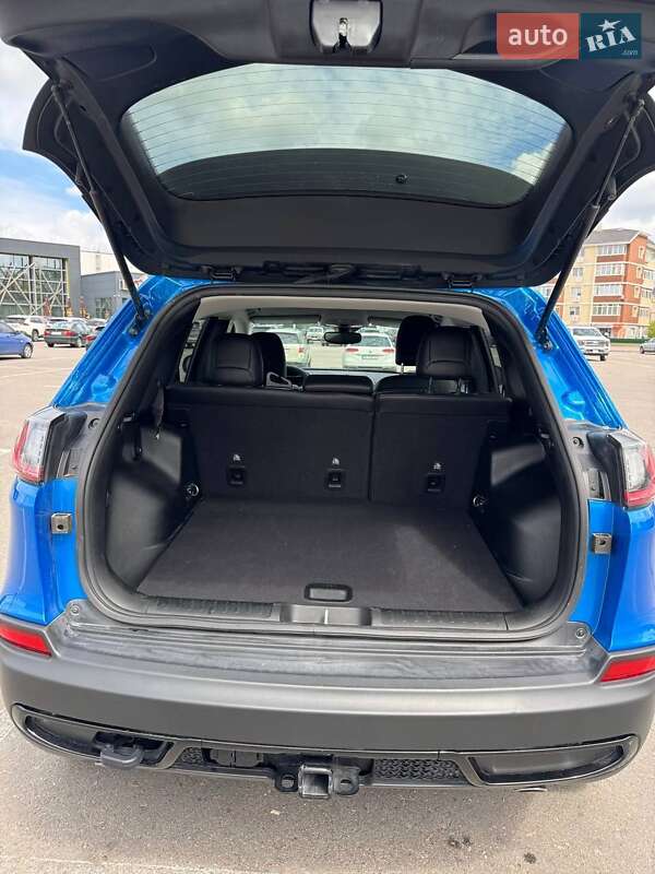 Внедорожник / Кроссовер Jeep Cherokee 2022 в Киеве