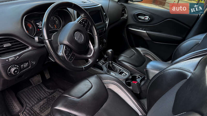 Внедорожник / Кроссовер Jeep Cherokee 2018 в Полтаве