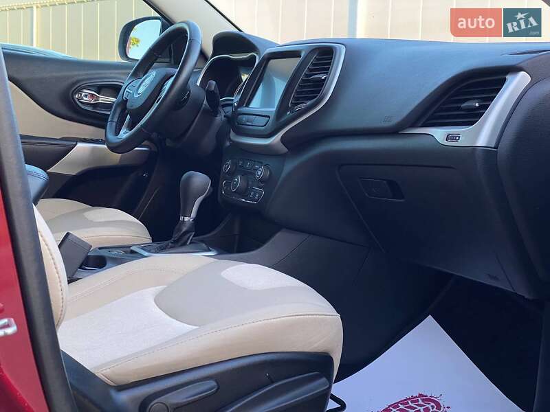 Позашляховик / Кросовер Jeep Cherokee 2017 в Львові