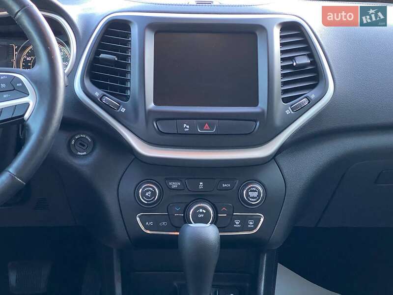 Позашляховик / Кросовер Jeep Cherokee 2017 в Львові