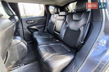Внедорожник / Кроссовер Jeep Cherokee 2018 в 