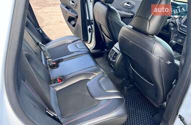 Позашляховик / Кросовер Jeep Cherokee 2021 в 