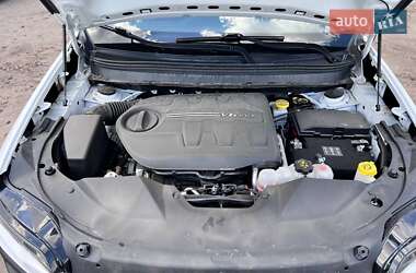 Позашляховик / Кросовер Jeep Cherokee 2021 в 