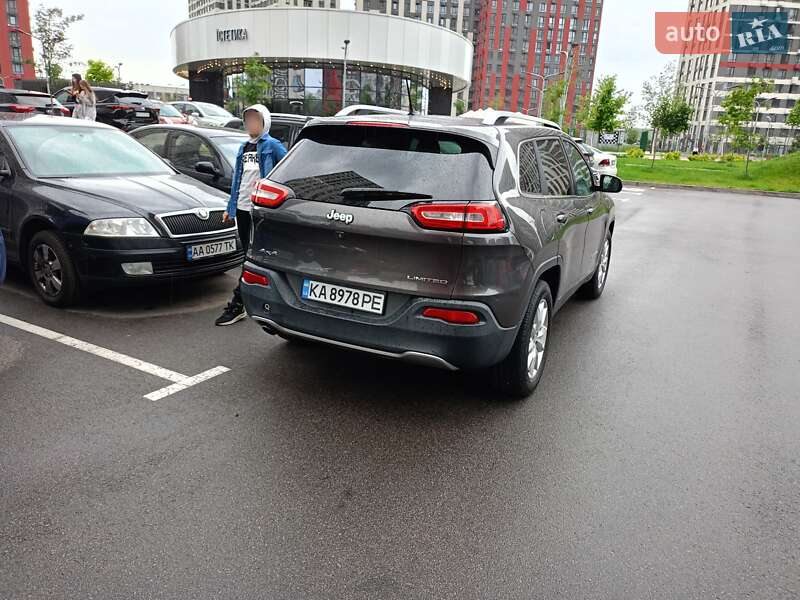 Позашляховик / Кросовер Jeep Cherokee 2013 в Києві фото 10 Позашляховик / Кросовер Jeep Cherokee 2013 в Києві