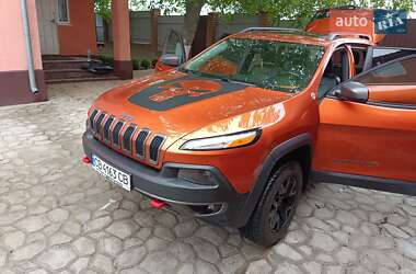 Внедорожник / Кроссовер Jeep Cherokee 2015 в 