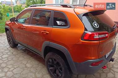 Внедорожник / Кроссовер Jeep Cherokee 2015 в 