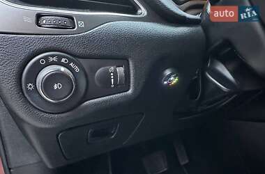 Позашляховик / Кросовер Jeep Cherokee 2018 в 