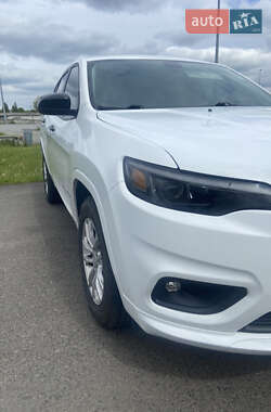 Позашляховик / Кросовер Jeep Cherokee 2019 в 