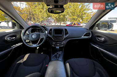 Внедорожник / Кроссовер Jeep Cherokee 2021 в 