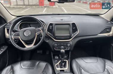 Внедорожник / Кроссовер Jeep Cherokee 2014 в 