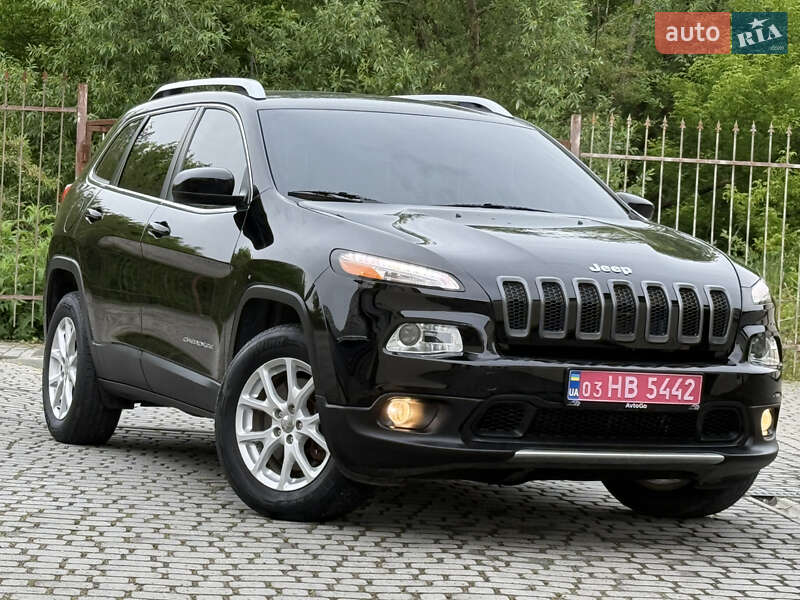 Позашляховик / Кросовер Jeep Cherokee 2017 в 